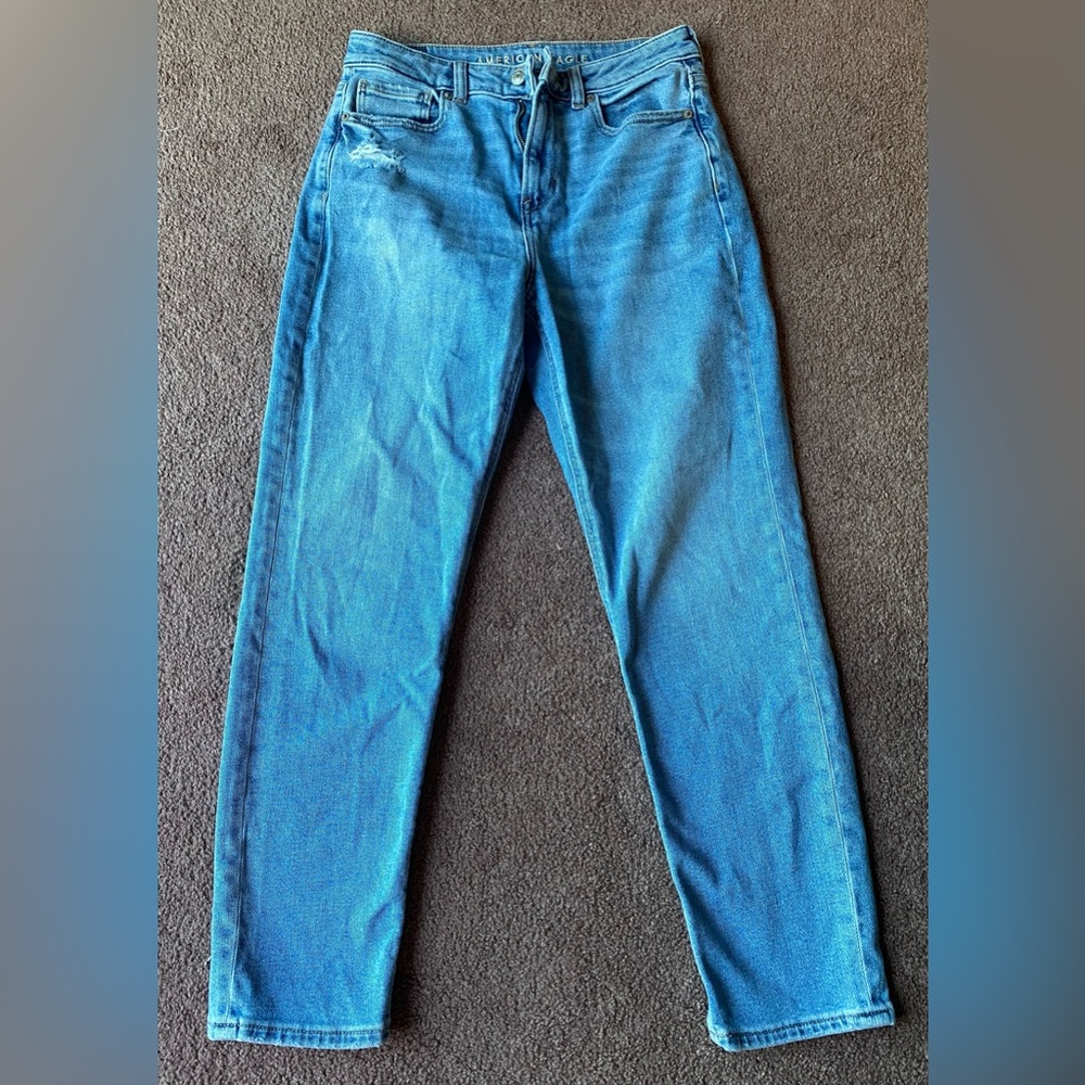 American Eagle size 4 High waisted lightly distressed jeans